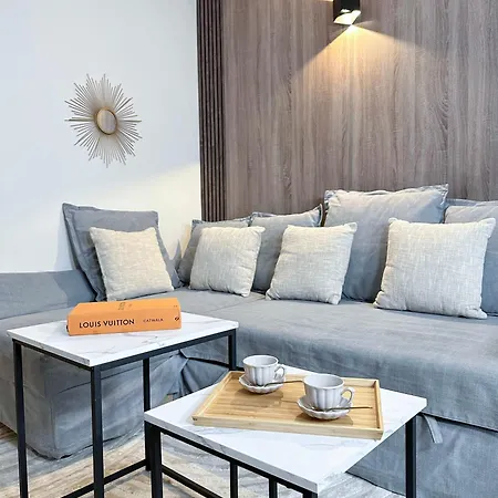 Champs - Elysees Finest Flat شقة *