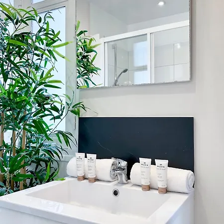 Champs - Elysees Finest Flat شقة *