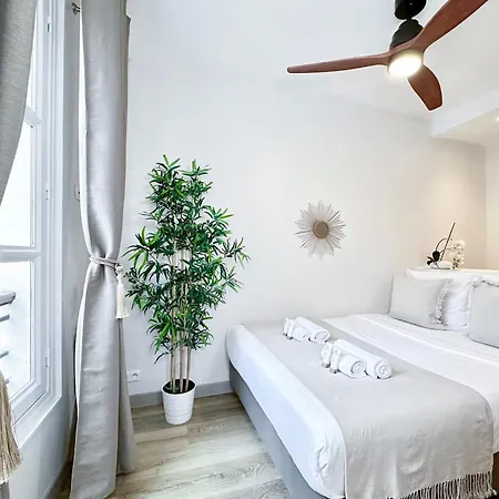 Champs - Elysees Finest Flat شقة باريس
